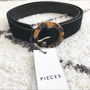 Tortoise Shell Circle Buckle Suede Belt
